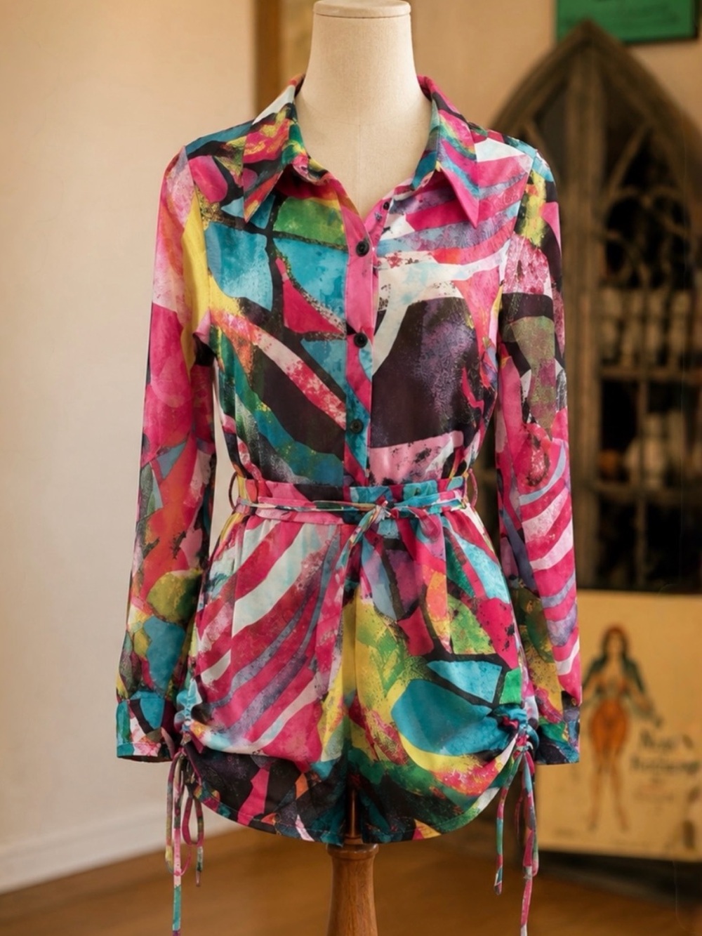 ANNES APPAREL Shorts Romper in Vibrant Abstract Print